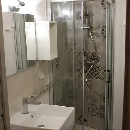 Via Cavour 19, Del Conte