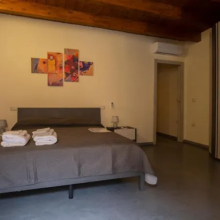 Via Cavour 19, Del Conte Iglesias