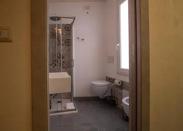 Via Cavour 19, Del Conte * Iglesias