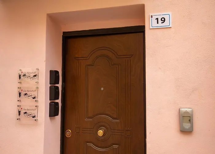 Via Cavour 19, Del Conte *